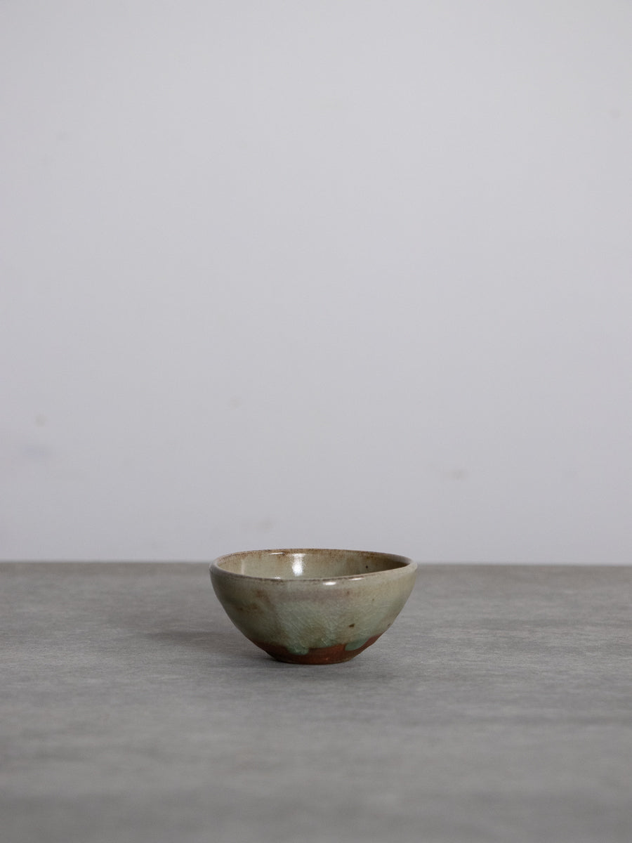 可児土灰釉平盃