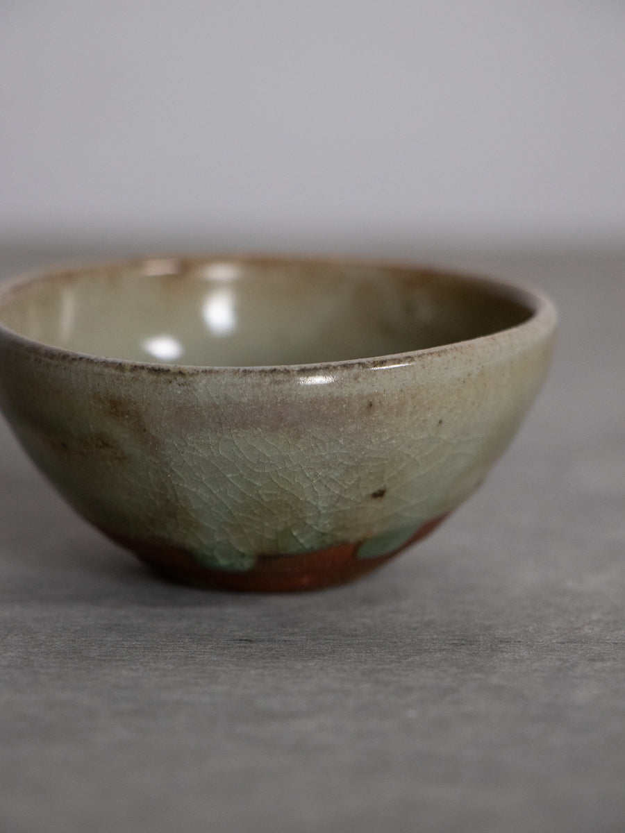 可児土灰釉平盃