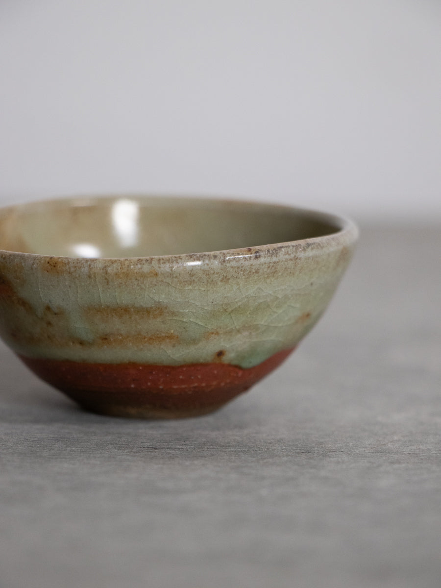 可児土灰釉平盃