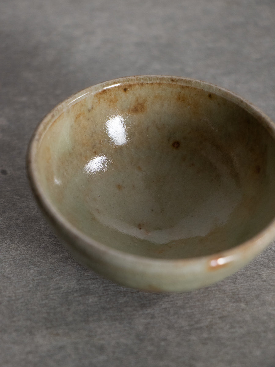 可児土灰釉平盃
