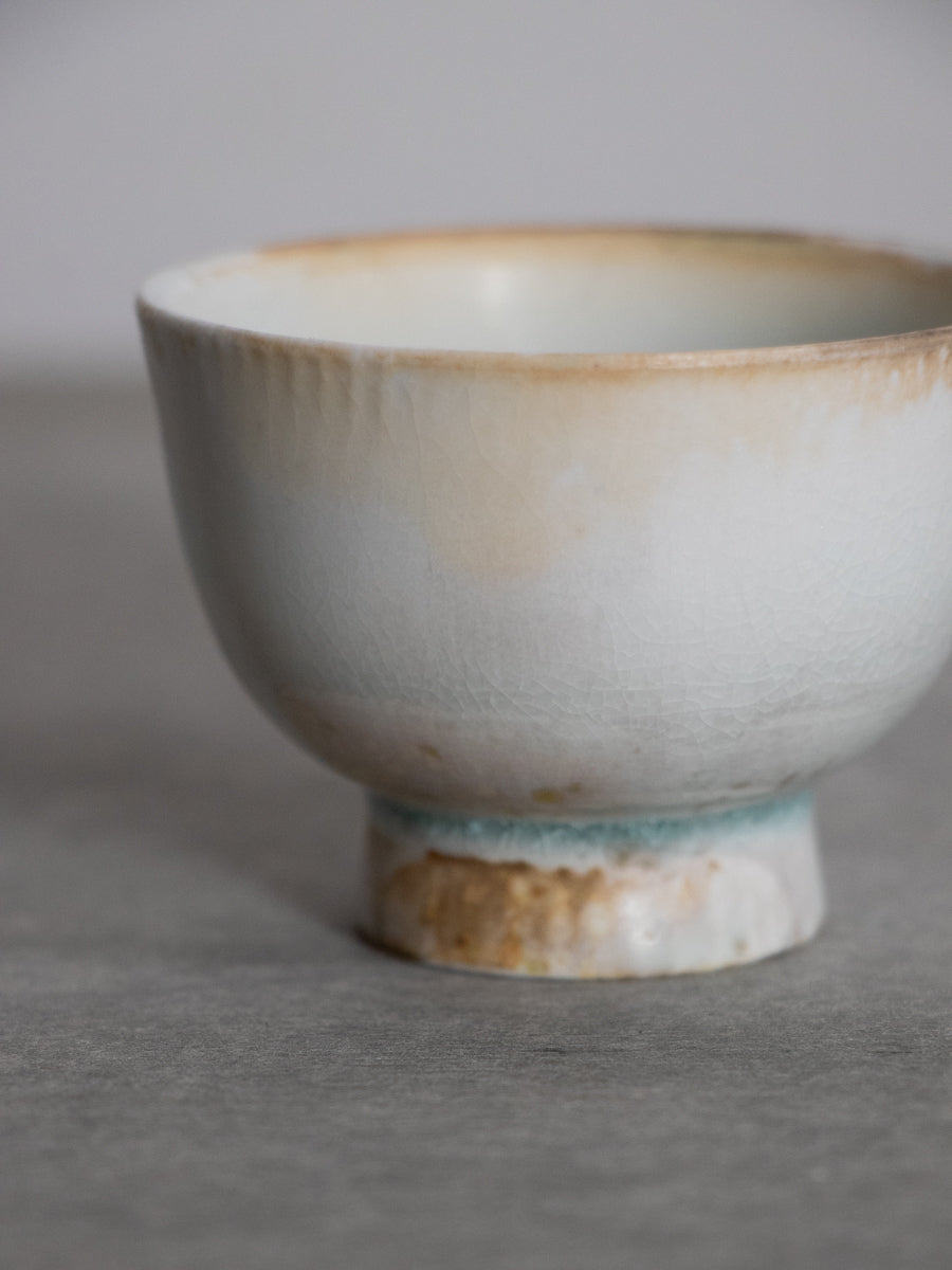 白磁合鹿ぐいのみ（ツヤ）