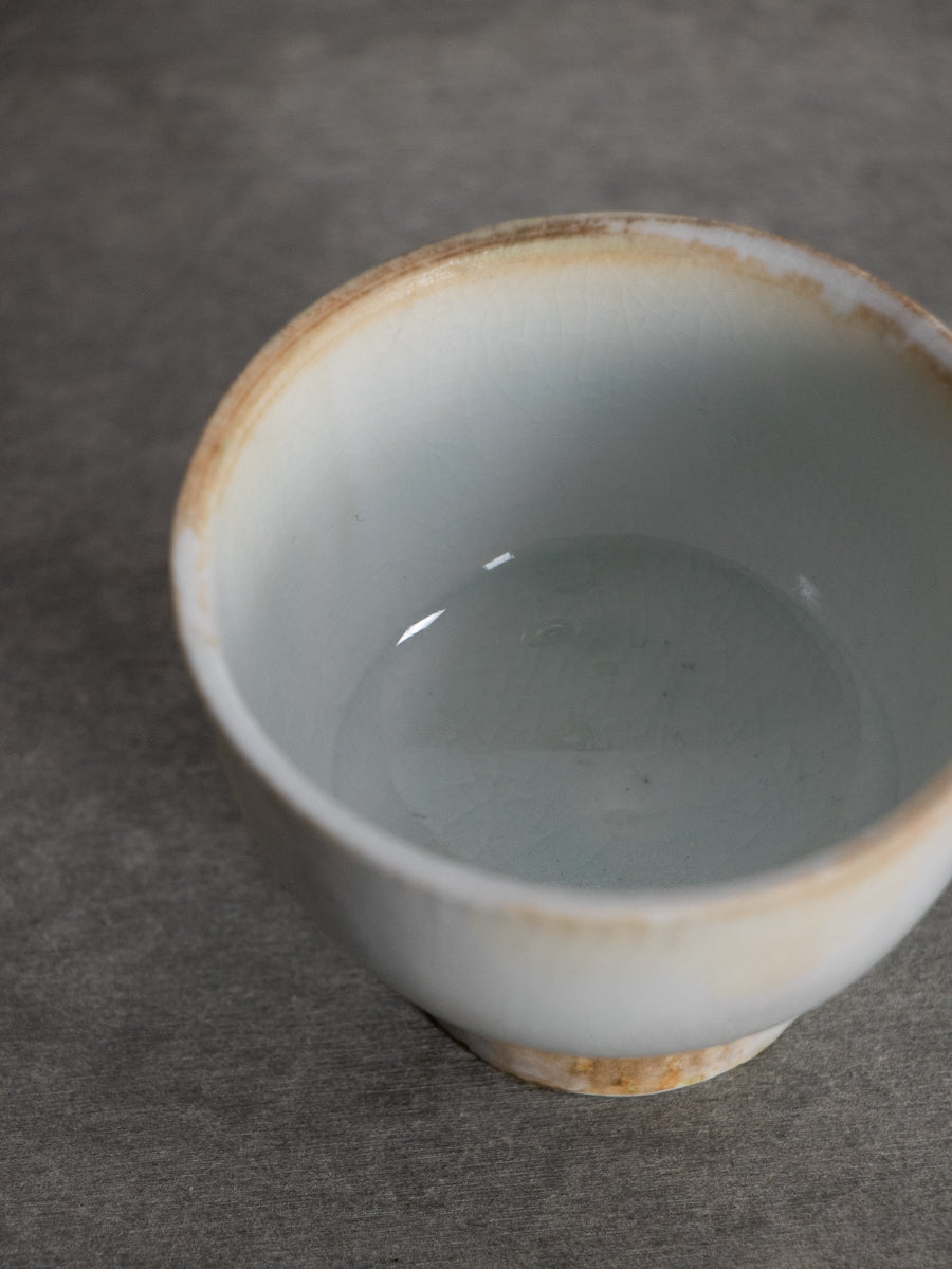 白磁合鹿ぐいのみ（ツヤ）