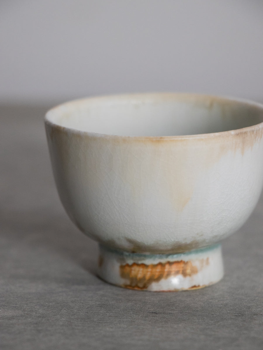 白磁合鹿ぐいのみ（ツヤ）