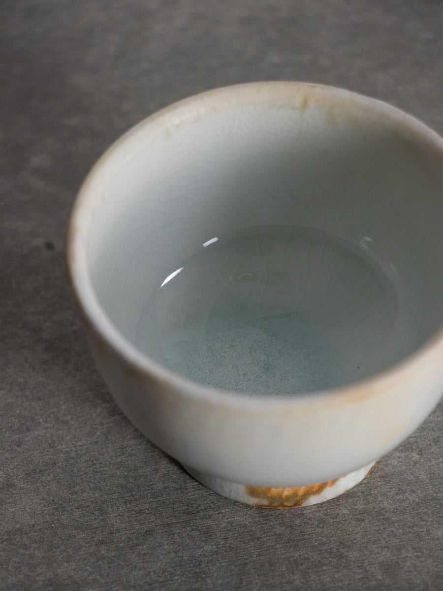 白磁合鹿ぐいのみ（ツヤ）