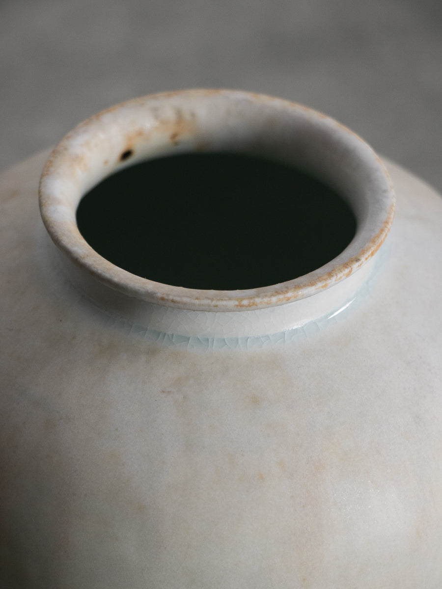 白磁有蓋万年壺_中（B）