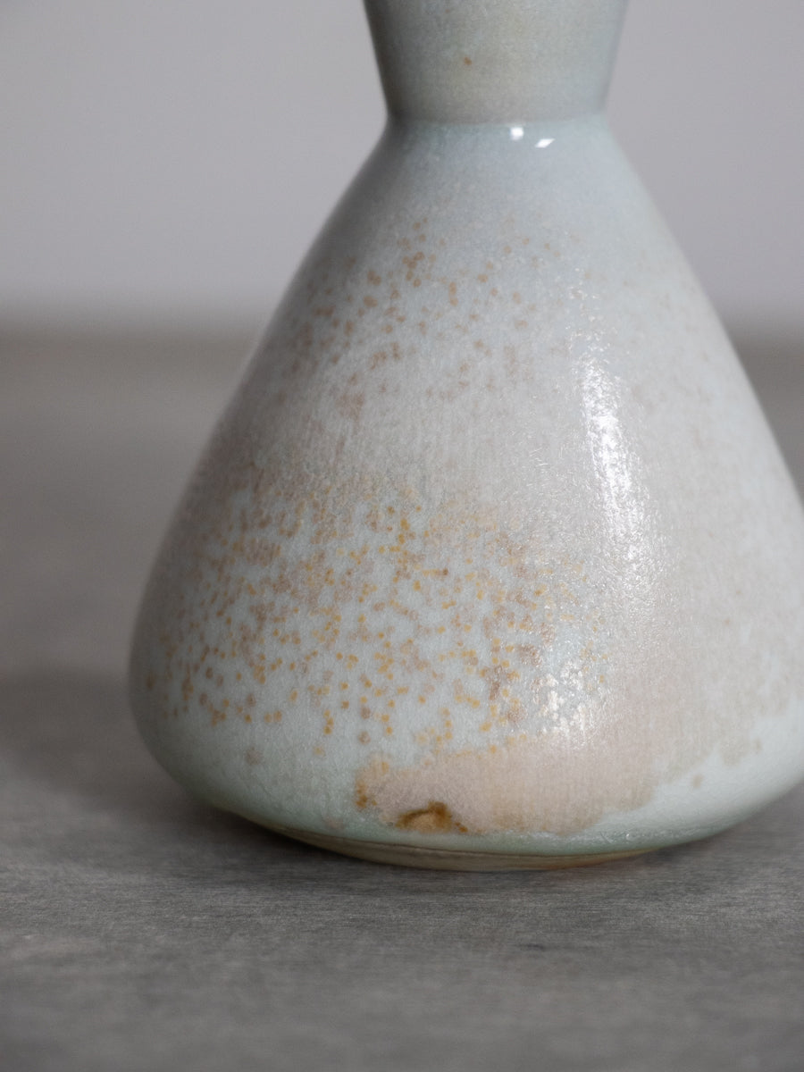 白磁フラスコ花瓶_豆