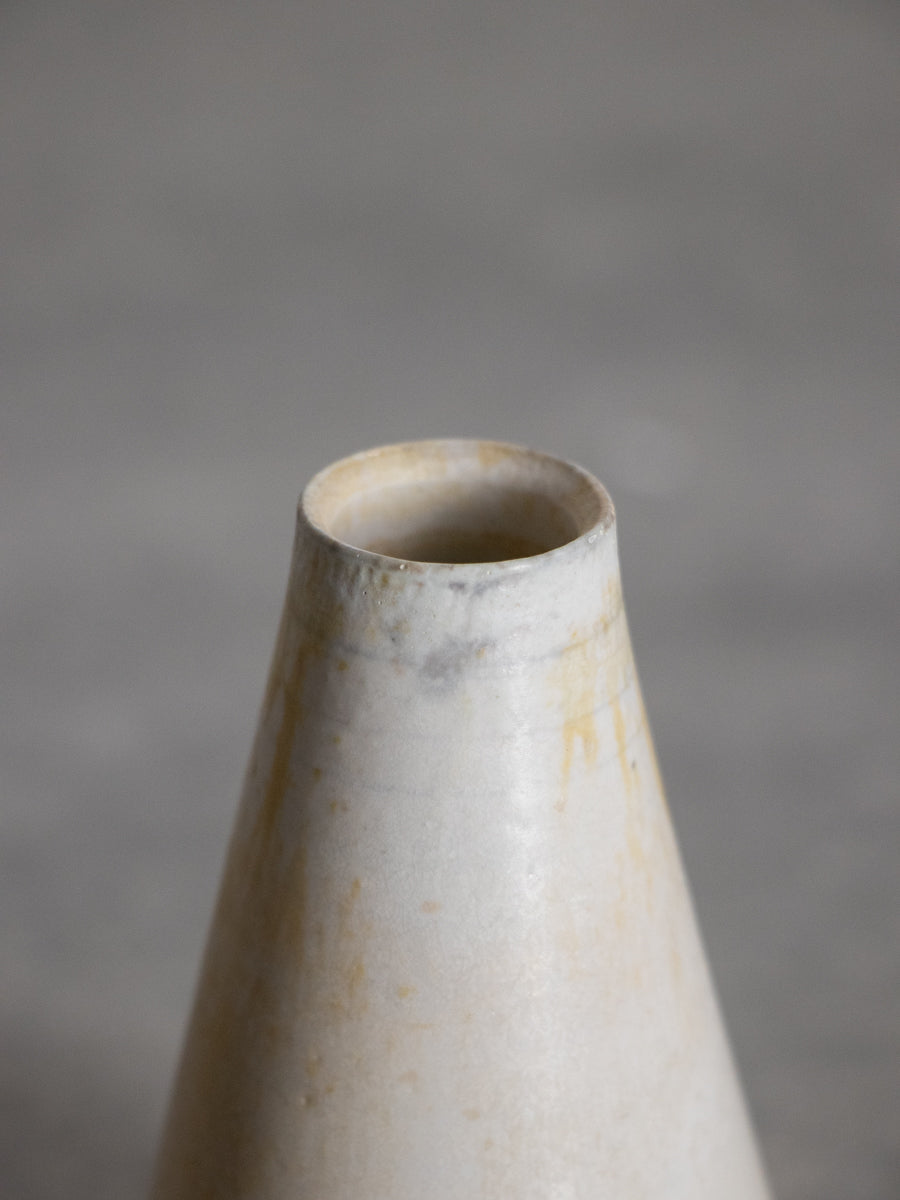 白磁盛砂一輪挿し_中