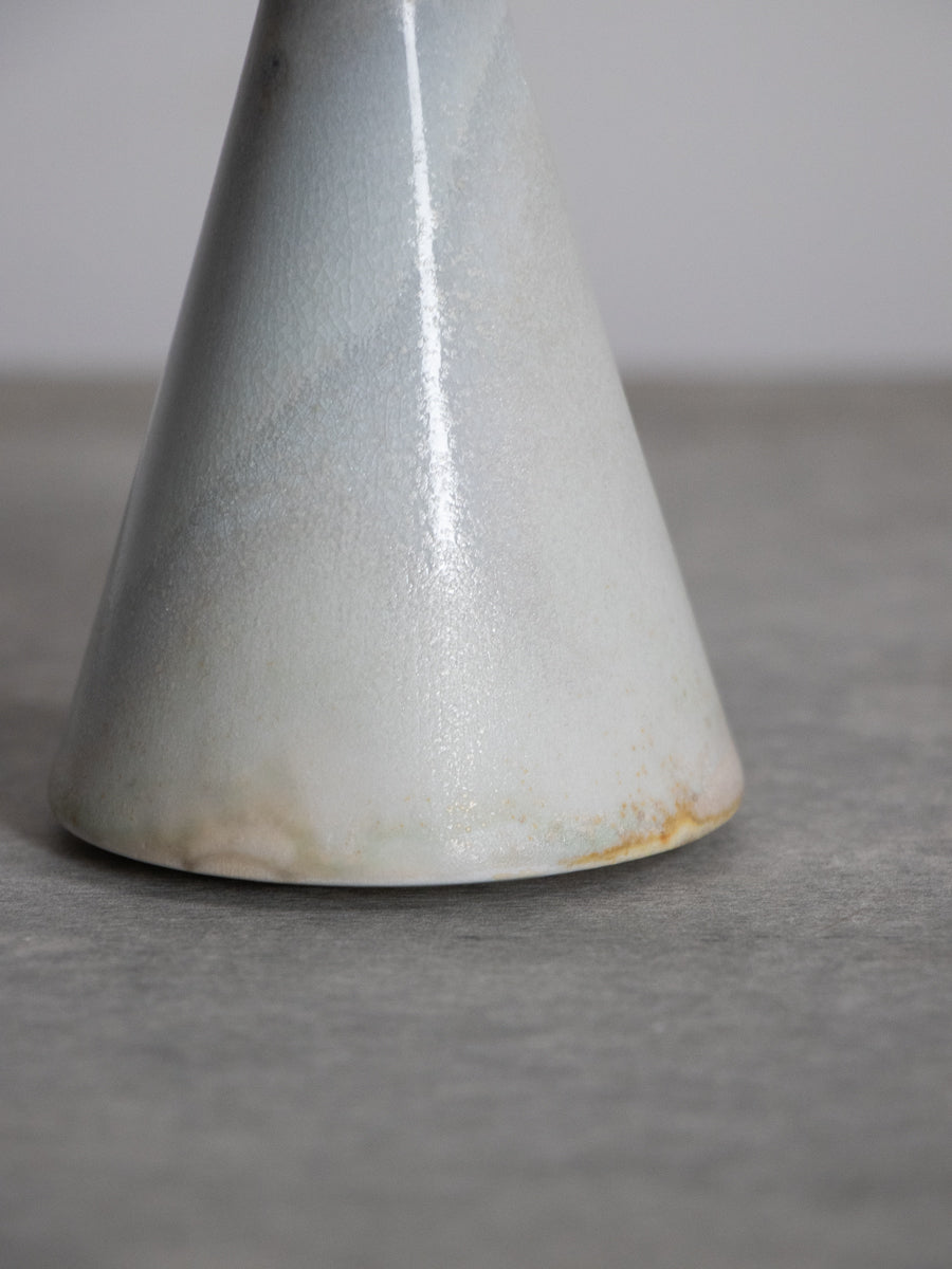 白磁盛砂一輪挿し_中