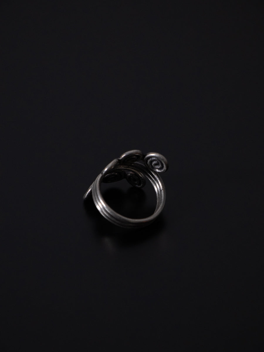 カレンシルバーリング (I02)