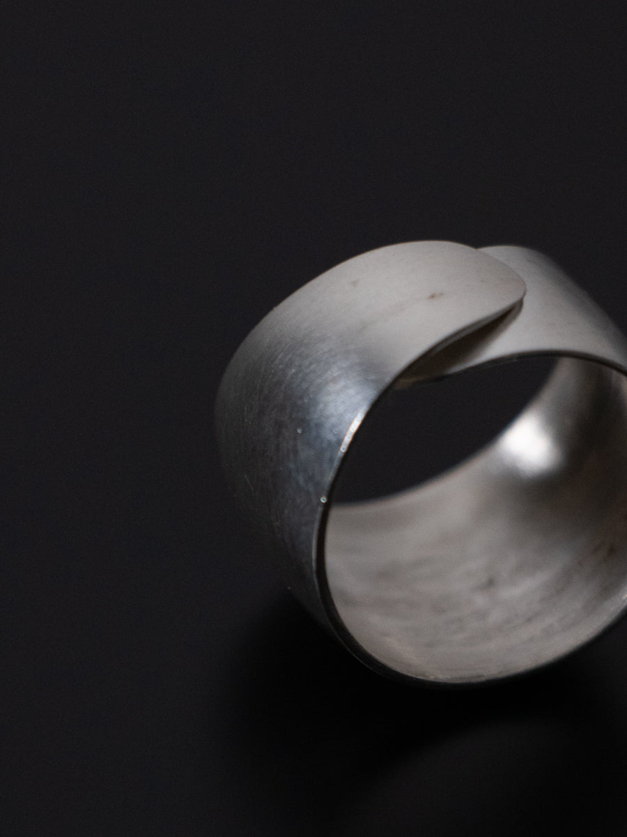 カレンシルバーリング (I07)