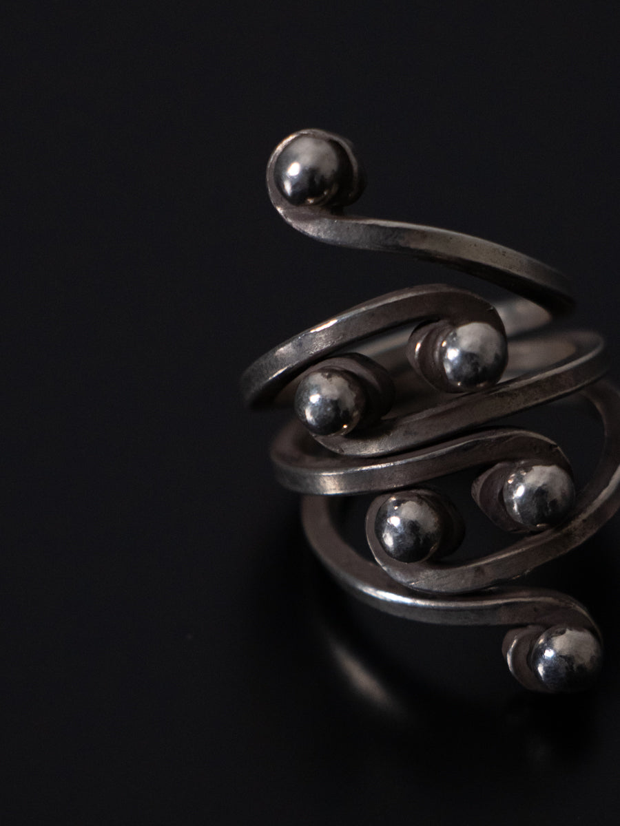 カレンシルバーリング (W02)