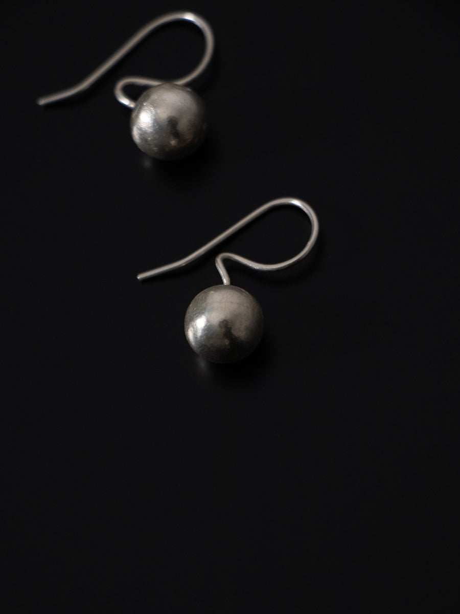 カレンシルバーイヤリング (F04)