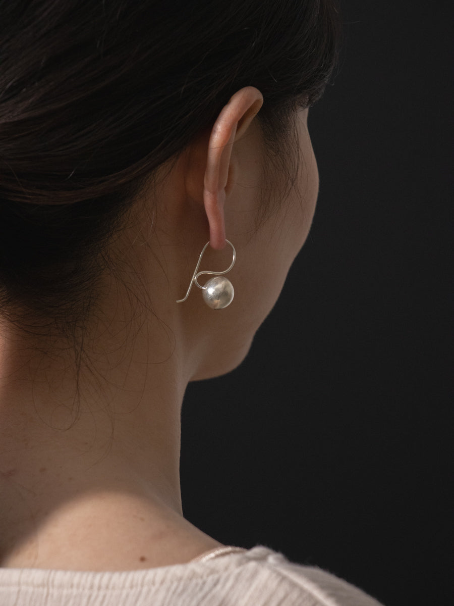 カレンシルバーイヤリング (L04)