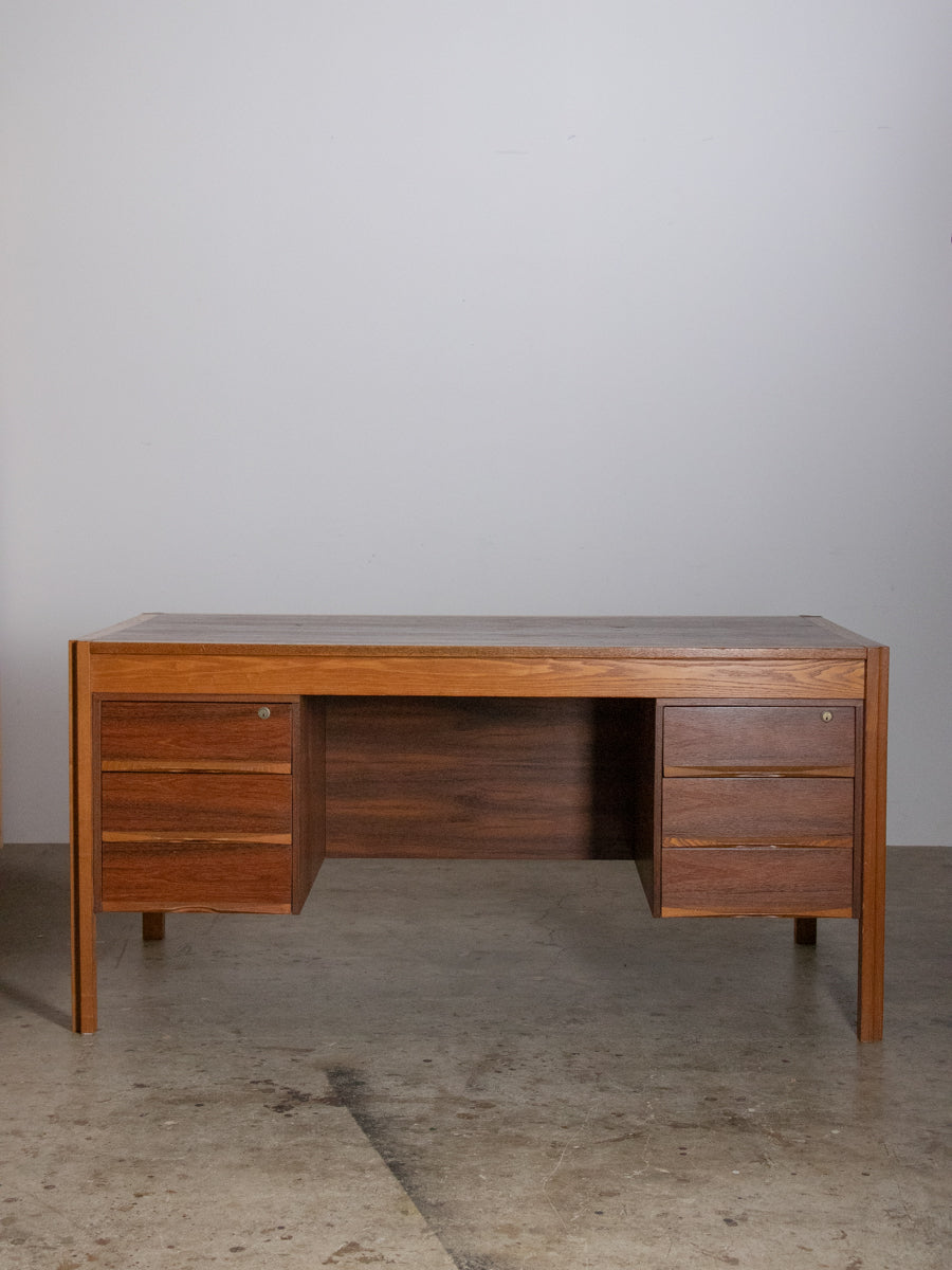 6杯の引出し付きデスク