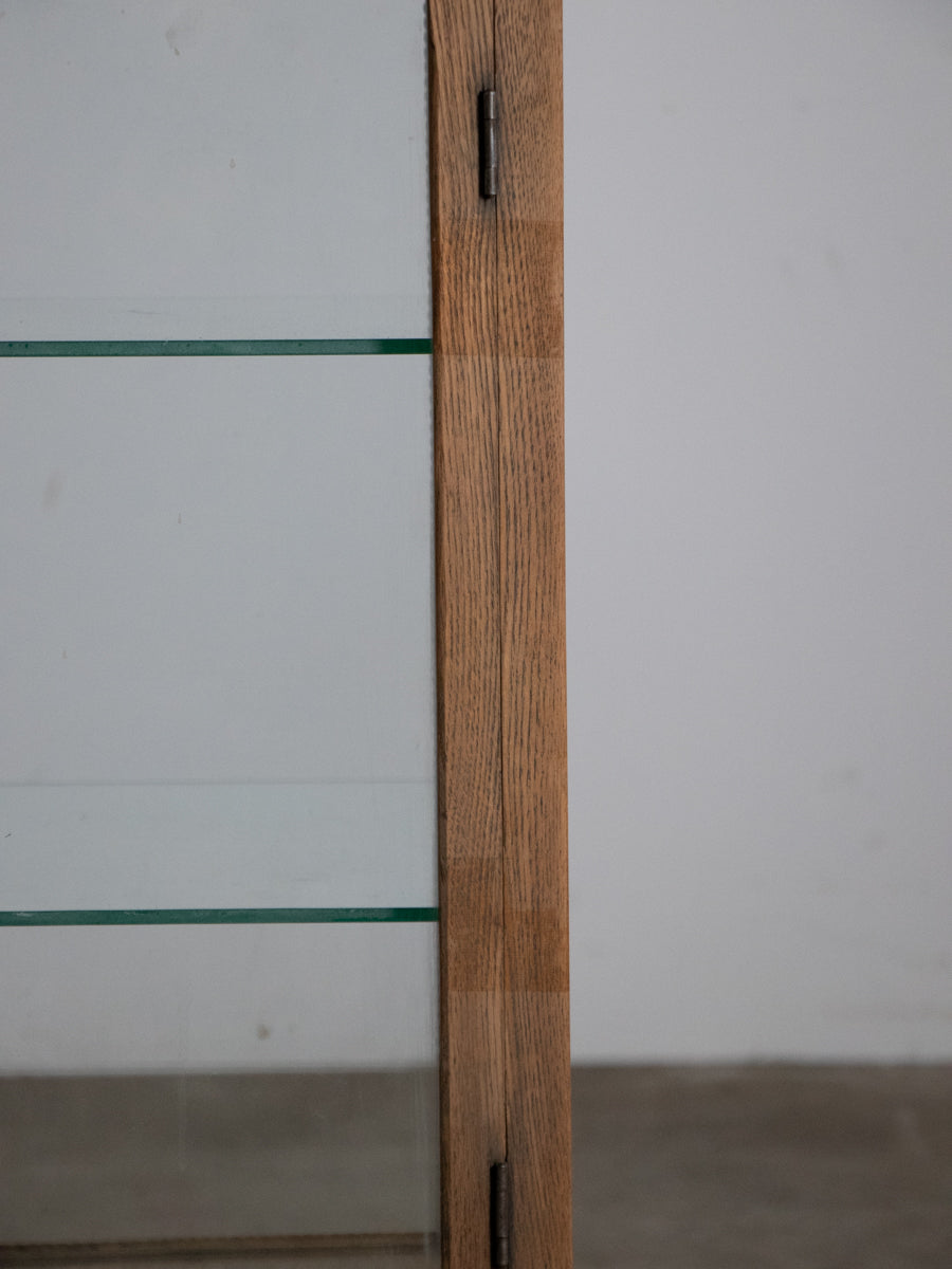 玉飾りのガラスケース