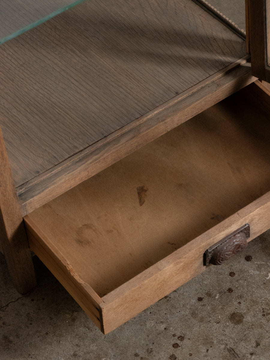 玉飾りのガラスケース