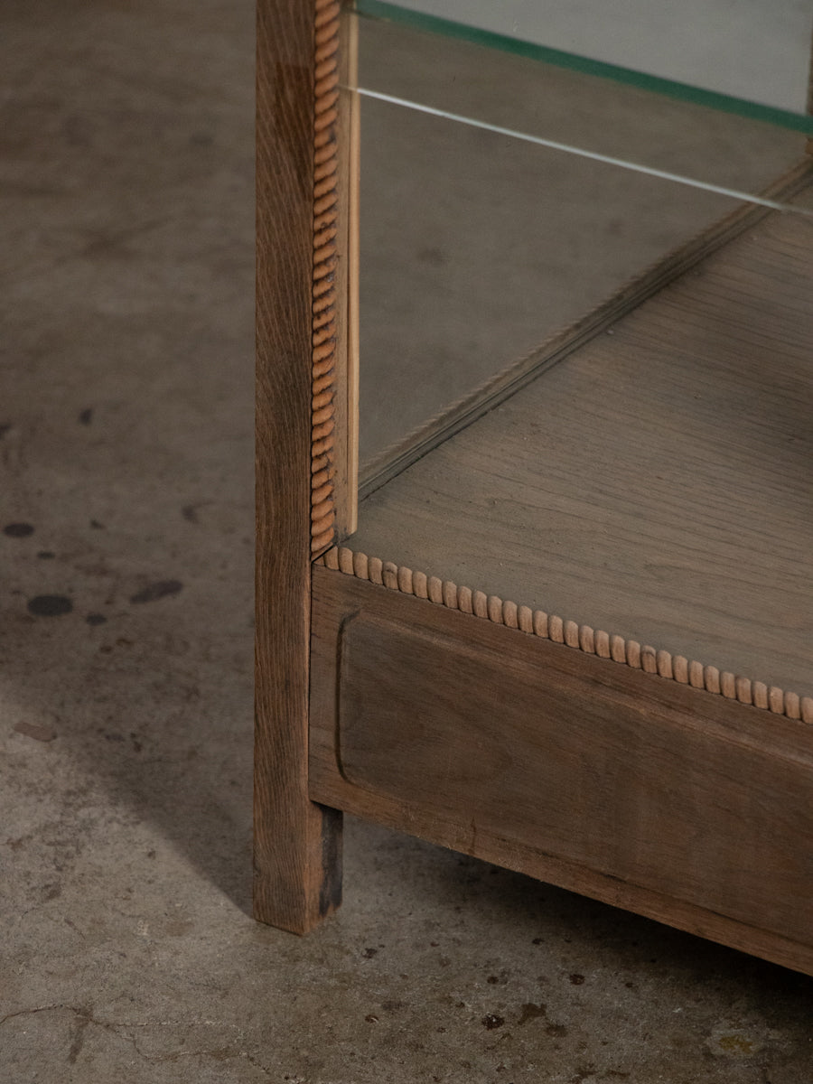 玉飾りのガラスケース