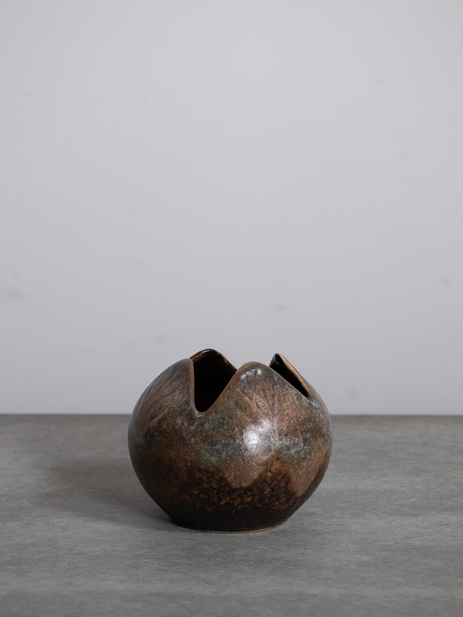 Dumler and Breiden 茶釉花器