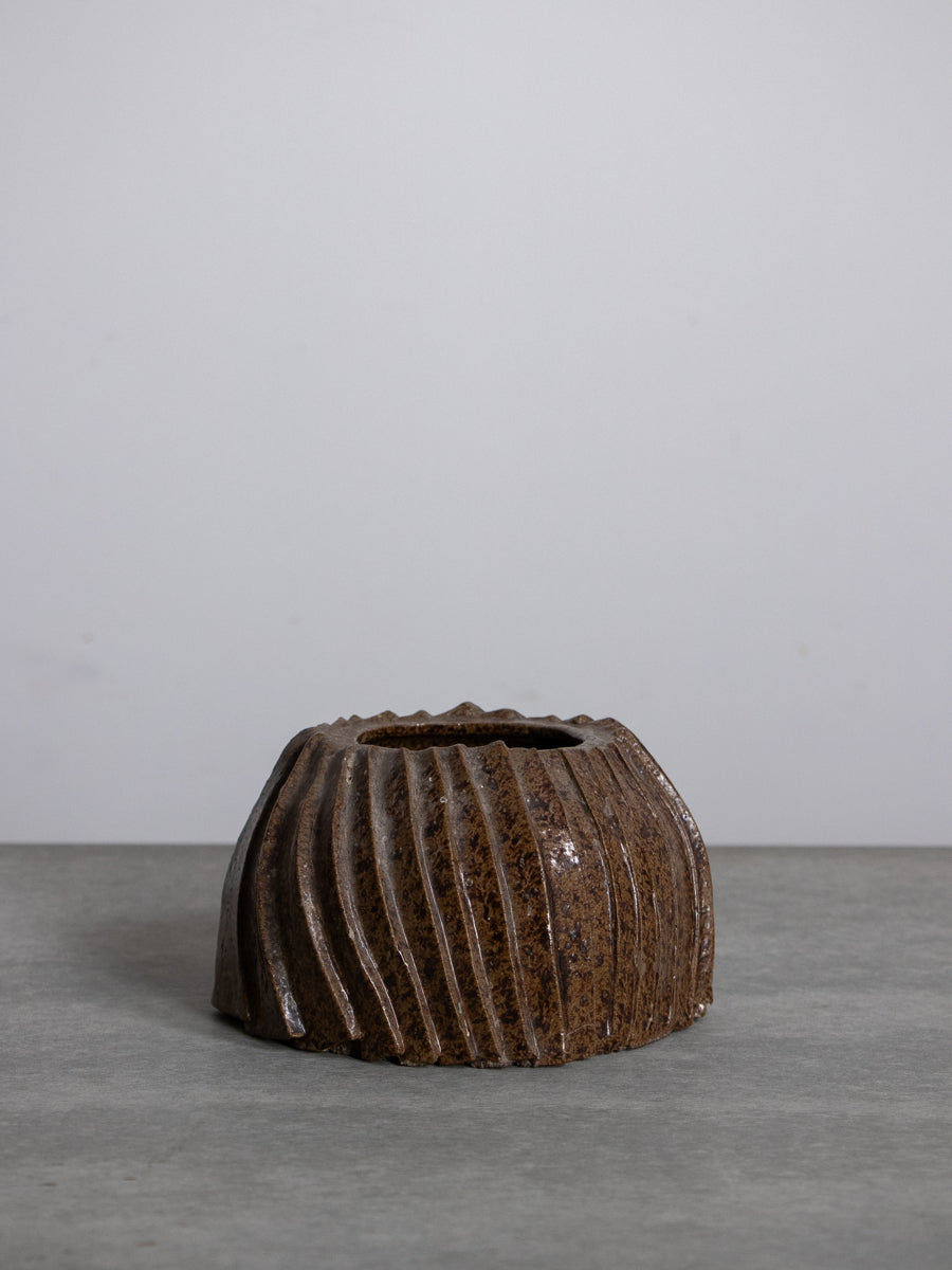 Studio Pottery 螺旋花器