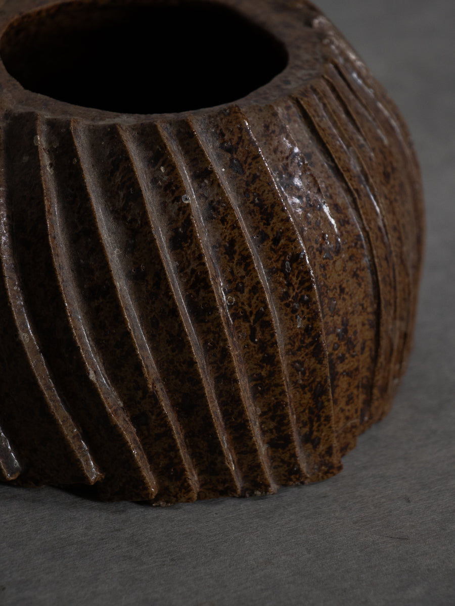 Studio Pottery 螺旋花器