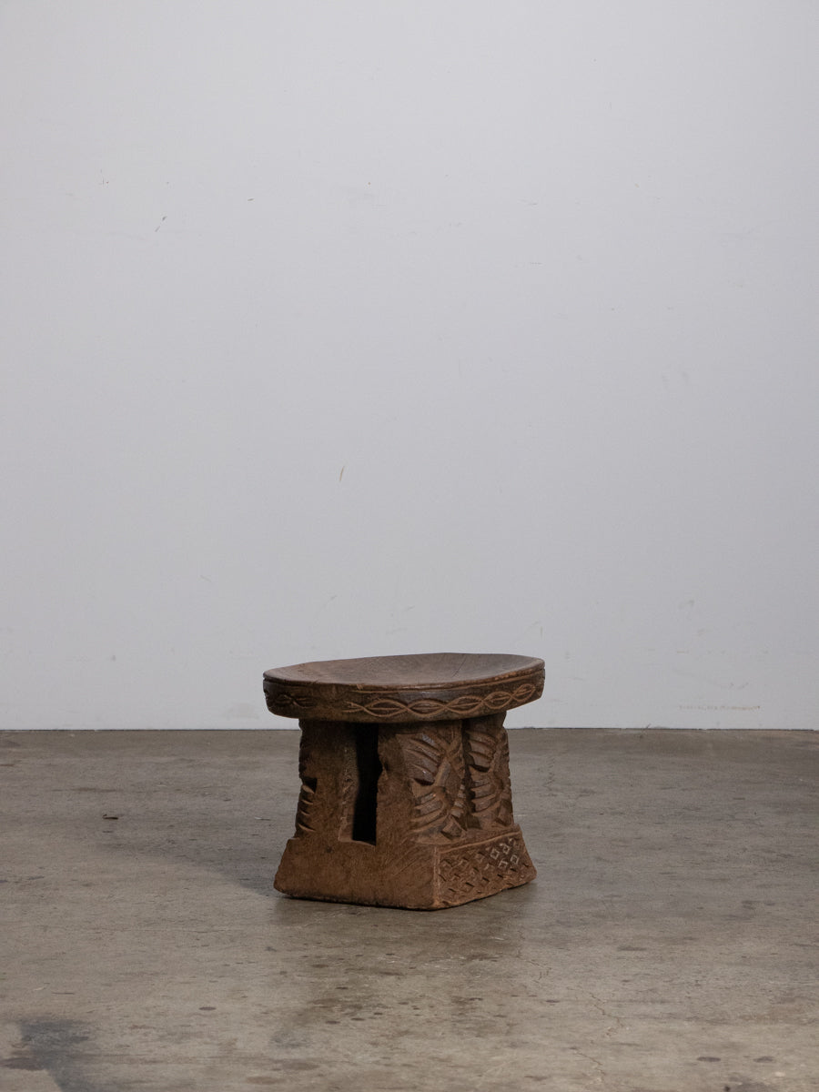 バムン族スツール