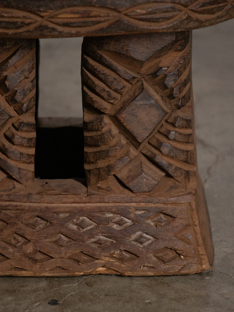 バムン族スツール