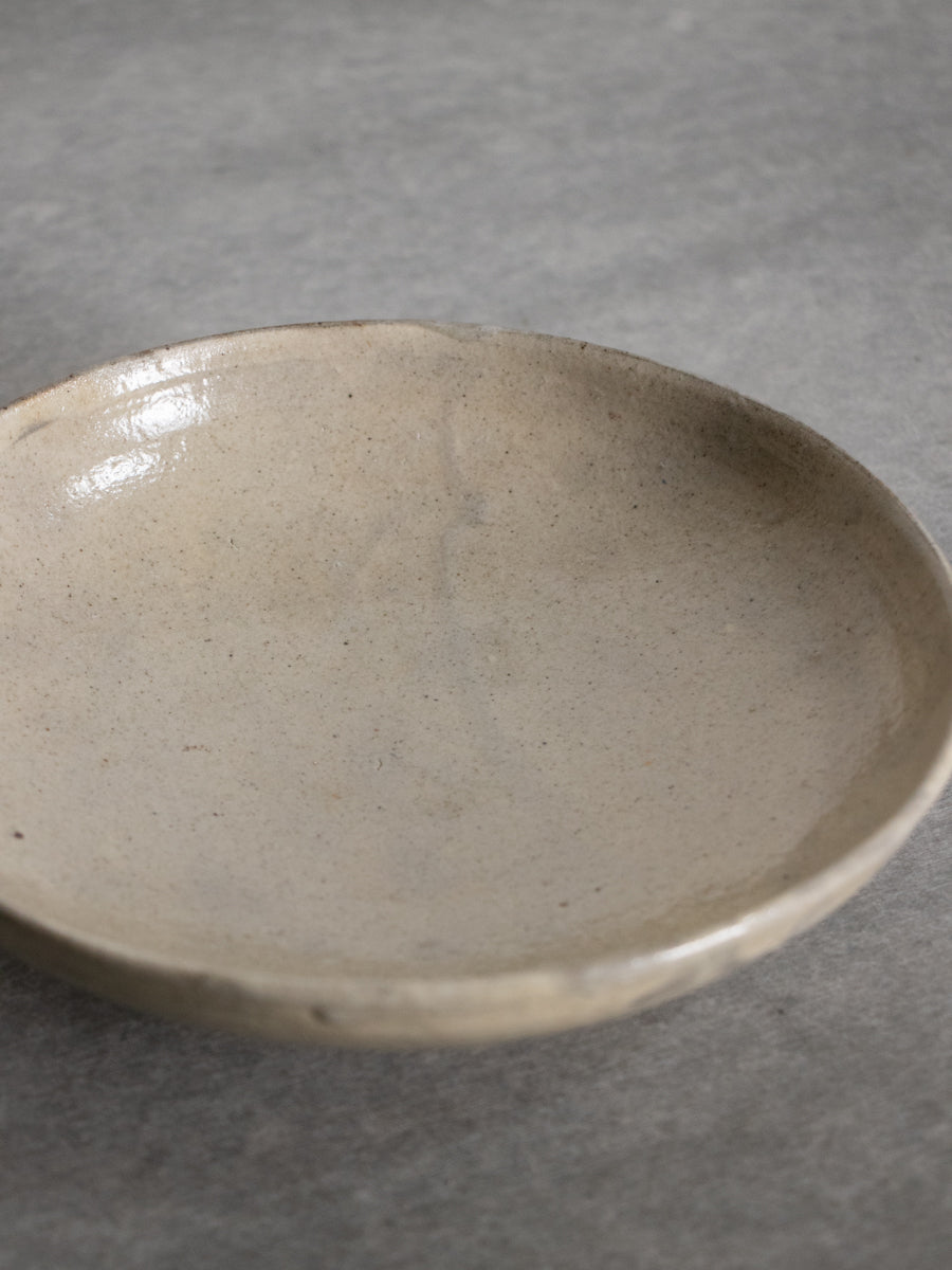 陶石粉引平鉢