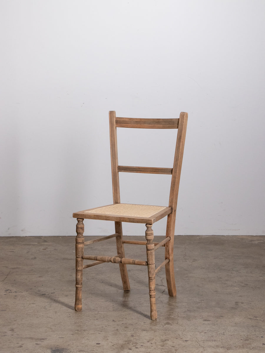 ラタン編みの椅子