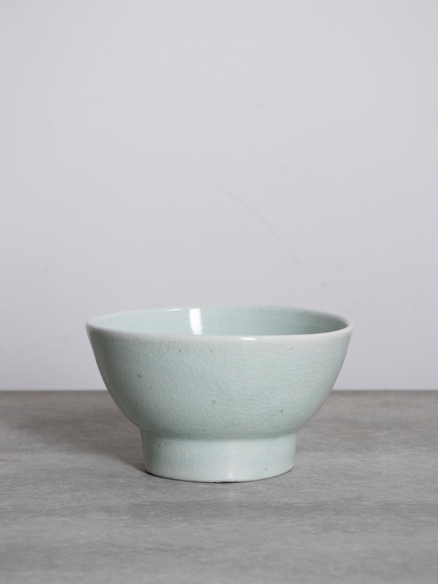 白磁6寸深鉢（目跡あり）