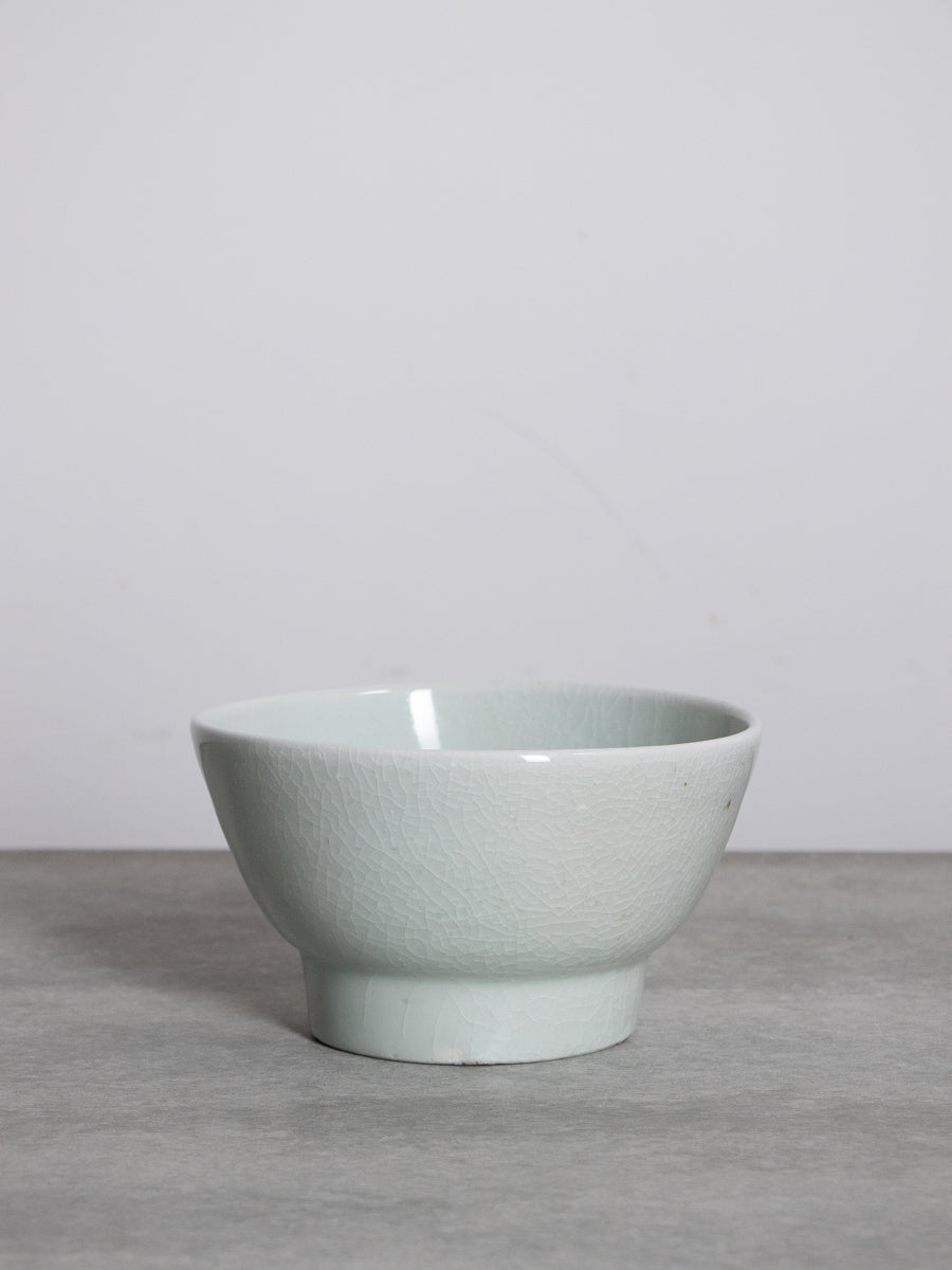 白磁6寸深鉢（目跡あり）