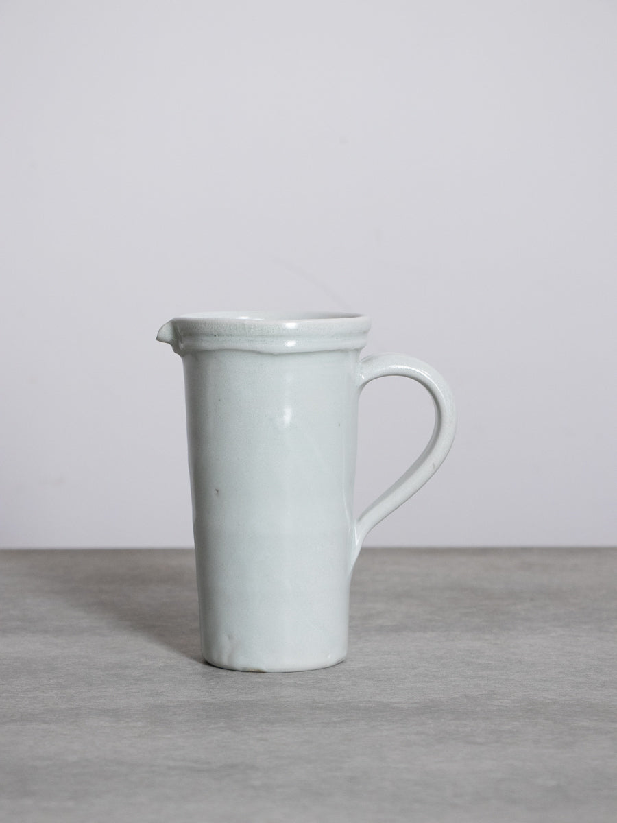 白磁ピッチャー