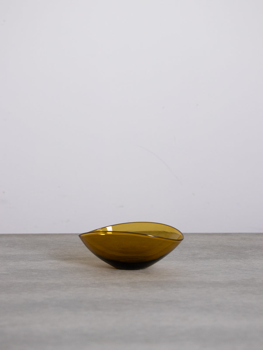 Lotus Oval Bowl (S) / Brown