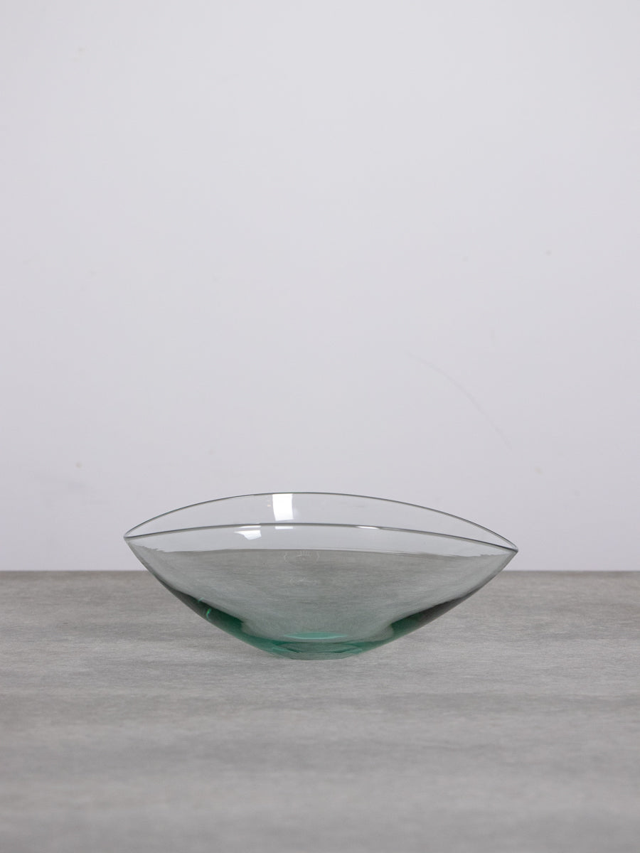 Lotus Oval Bowl (M) / Mint