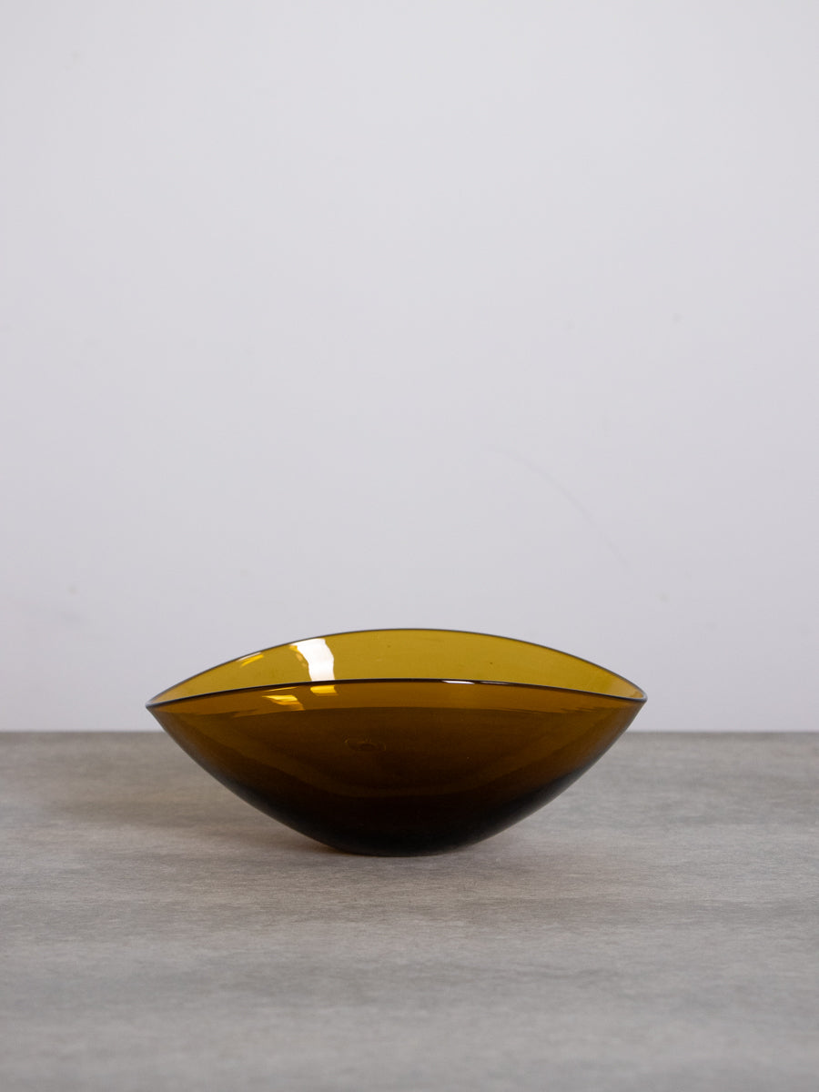 Lotus Oval Bowl (M) / Brown