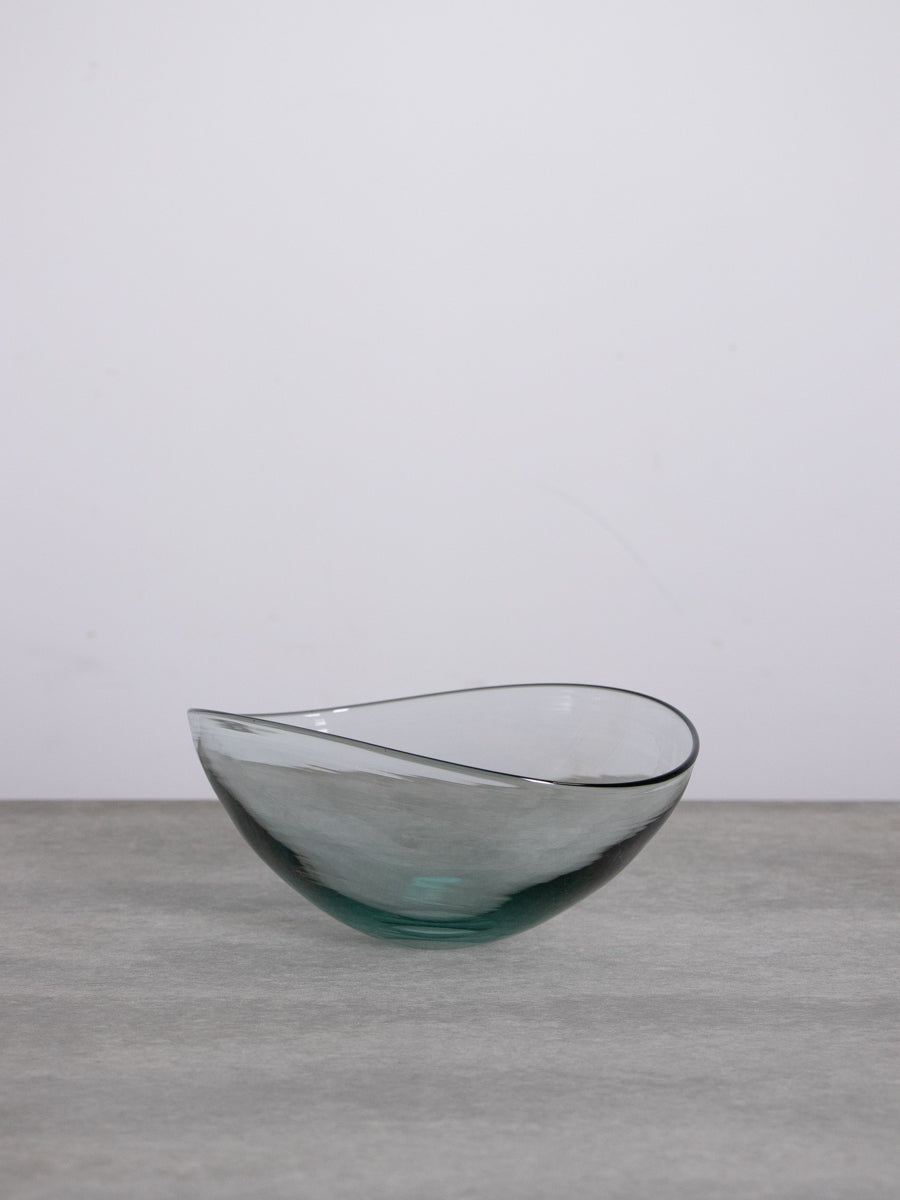 Lotus Oval Bowl (L) / Mint