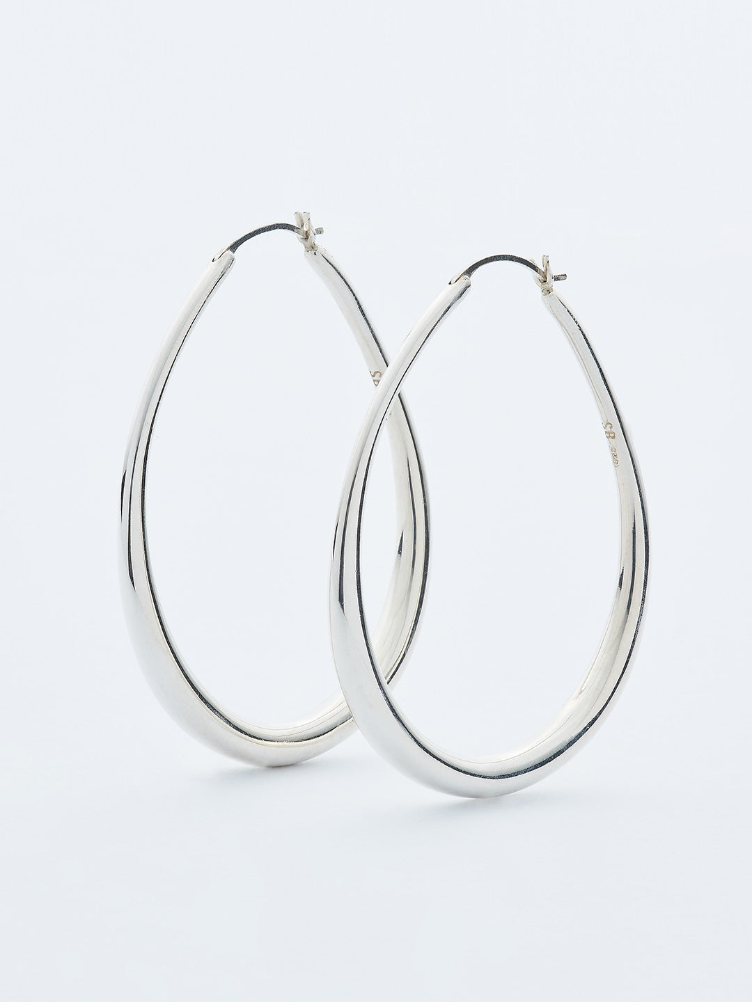 MEDIUM EGG HOOP EARRING